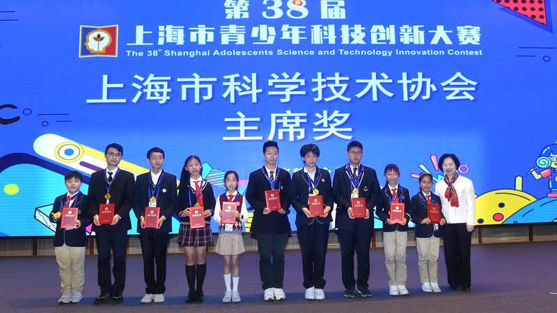 外贸CRM SaaS平台的价格并非一成不变，其构成因素主要包括：
